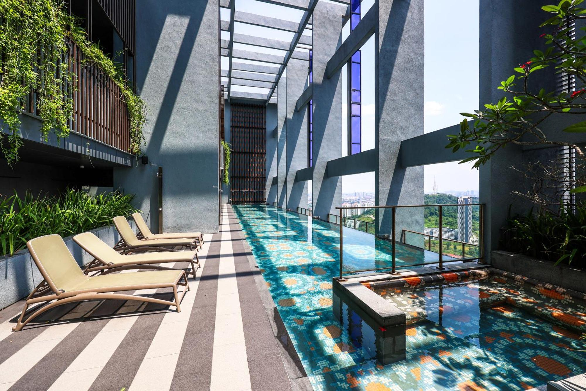 Millerz Square By Mykey Apartment Kuala Lumpur Exterior photo Sky Pool