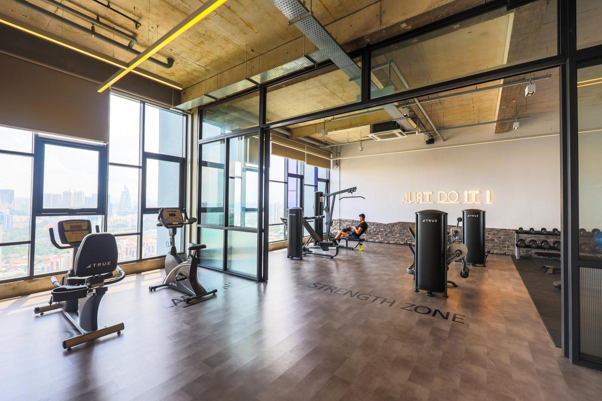Millerz Square By Mykey Apartment Kuala Lumpur Exterior photo The gym at the 100th floor