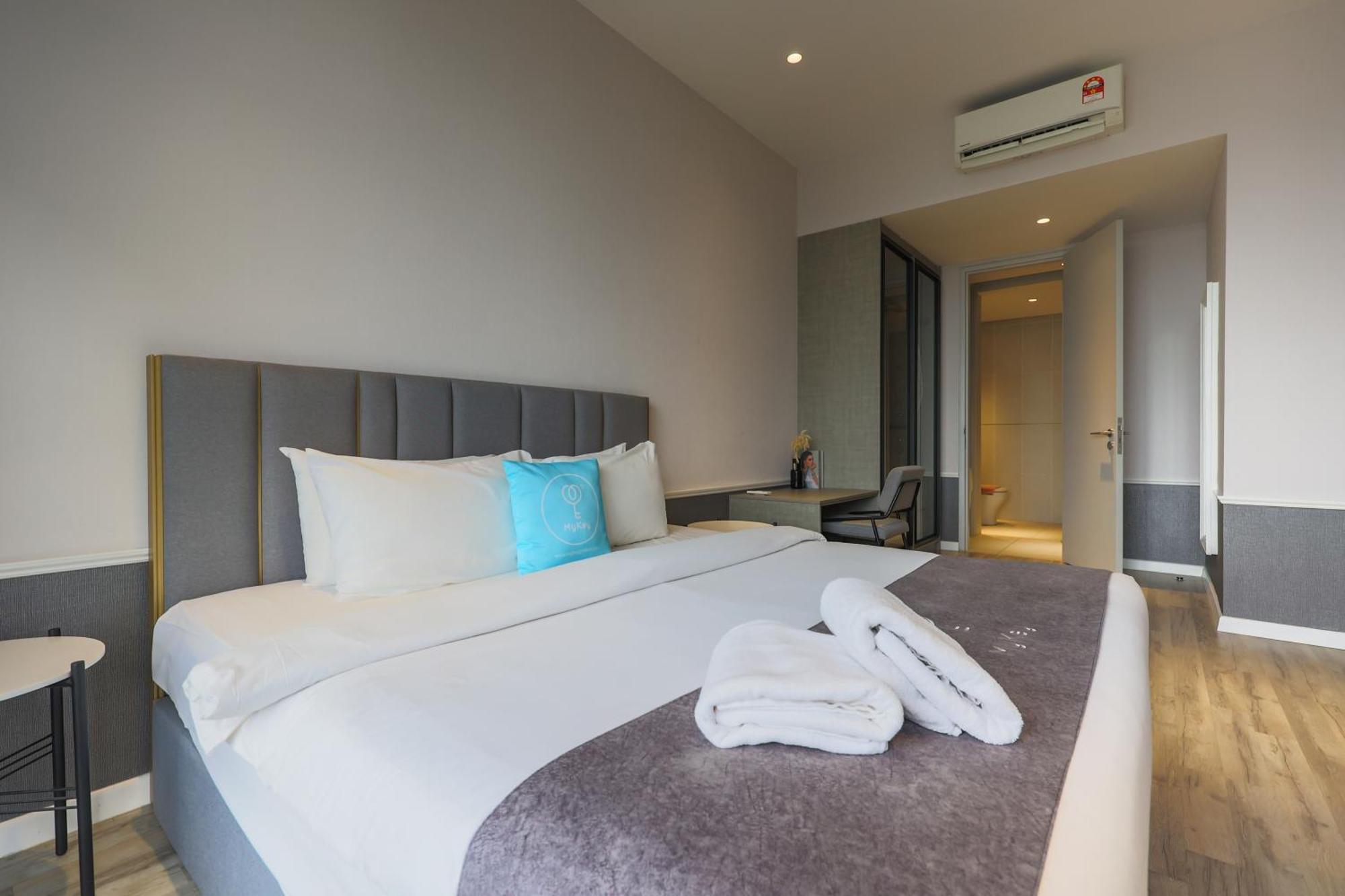 Millerz Square By Mykey Apartment Kuala Lumpur Exterior photo A bedroom in a serviced apartment in Kuala Lumpur, Malaysia.